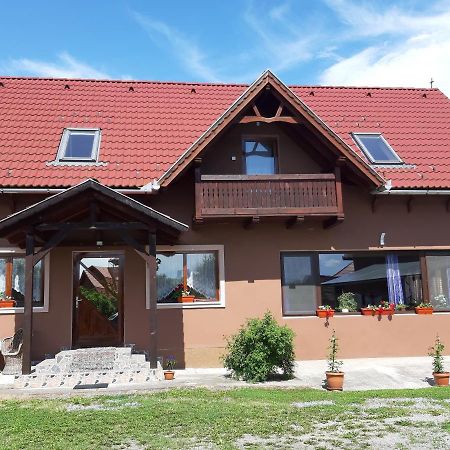 Becze Vanda Kulcsoshaz Lazarea Exterior photo